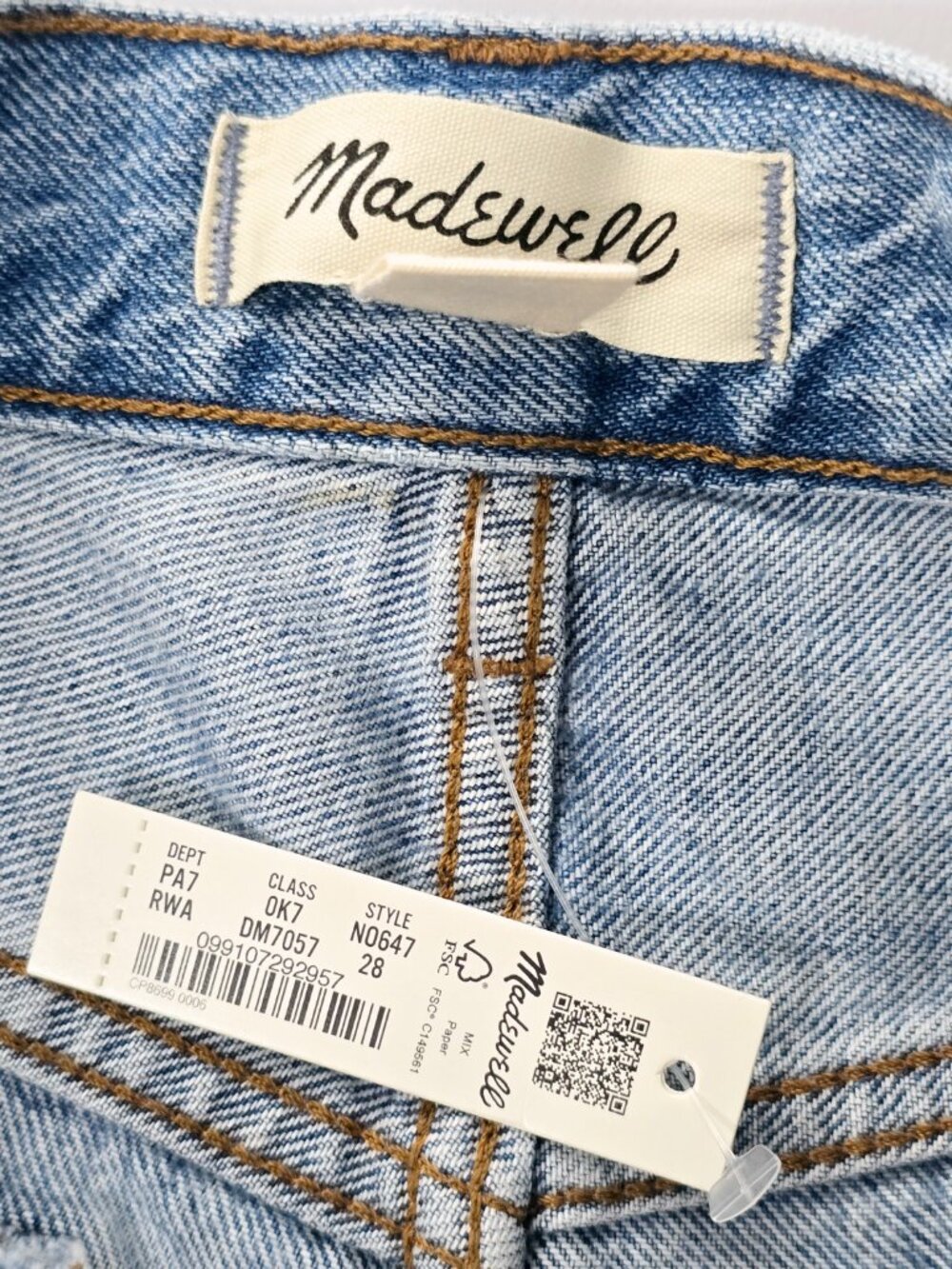 Madewell 90s Straight Jeans 28 Blue Distressed Raw Hem NWT - Picture 3 of 7